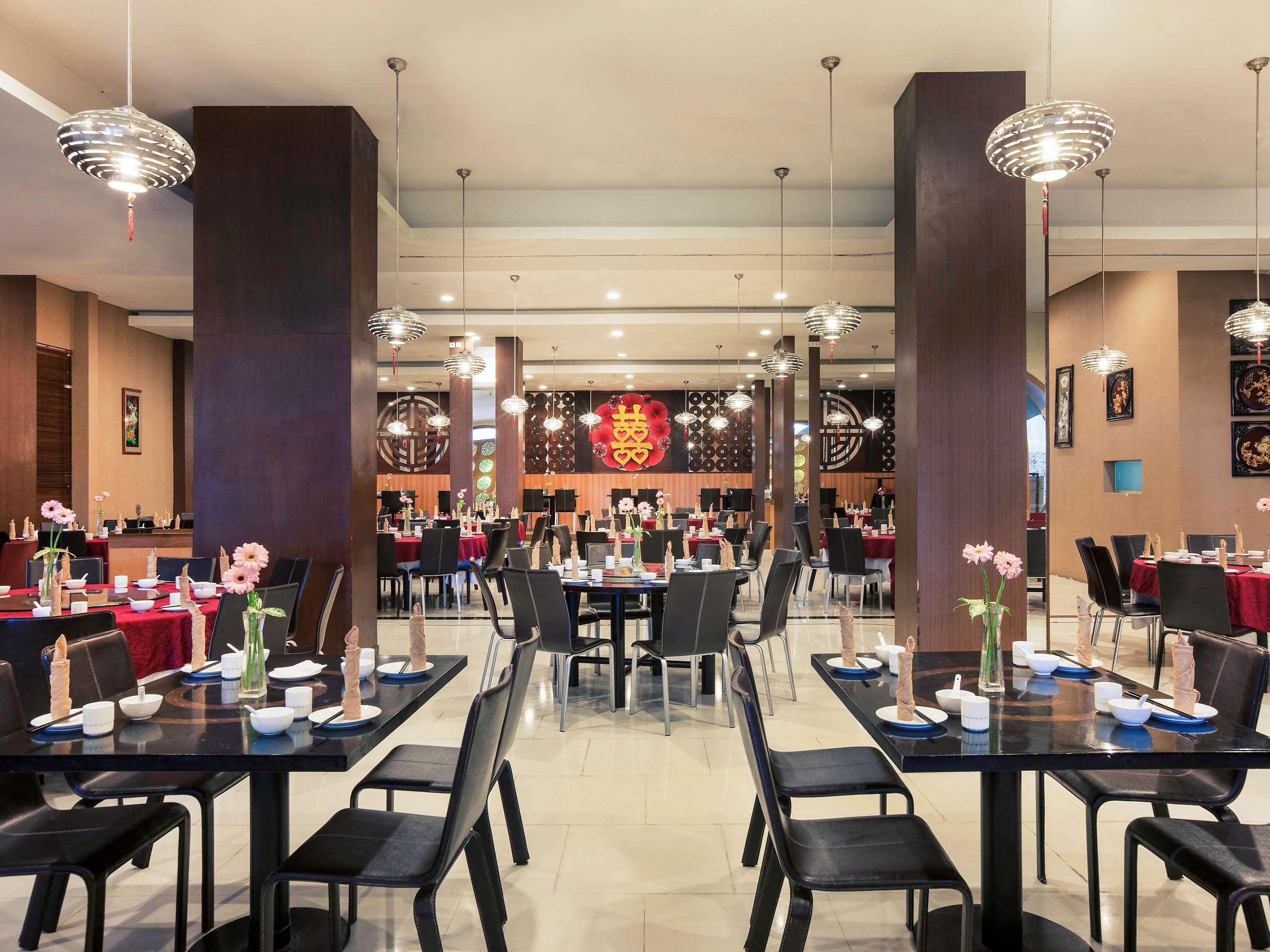 Mercure Surabaya Exterior photo