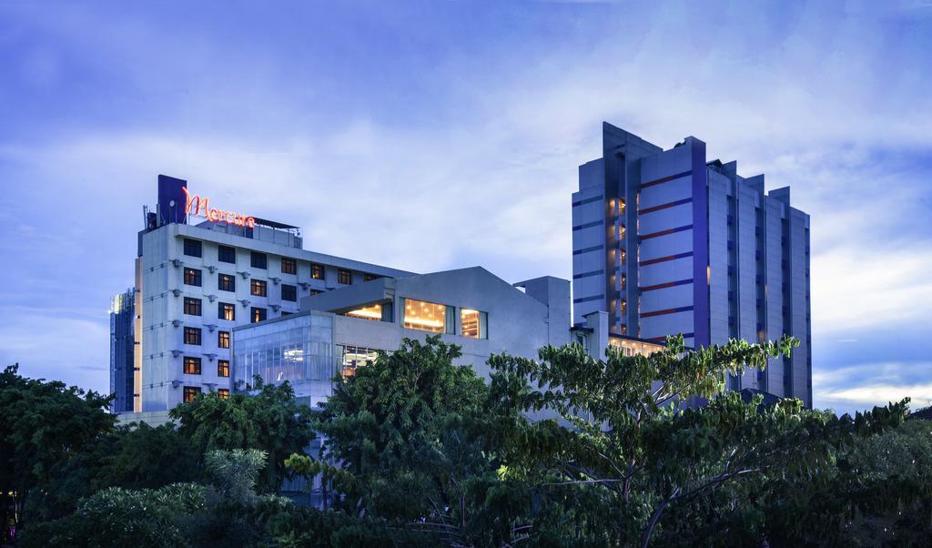 Mercure Surabaya Exterior photo