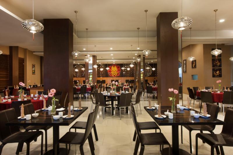 Mercure Surabaya Exterior photo