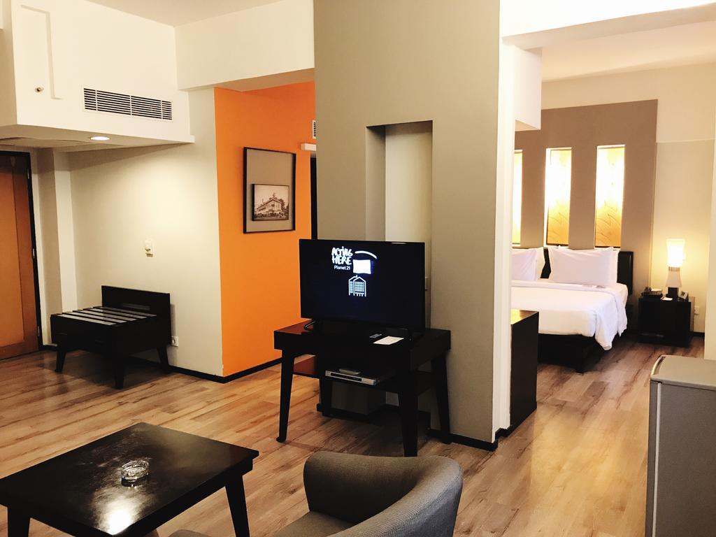 Mercure Surabaya Exterior photo