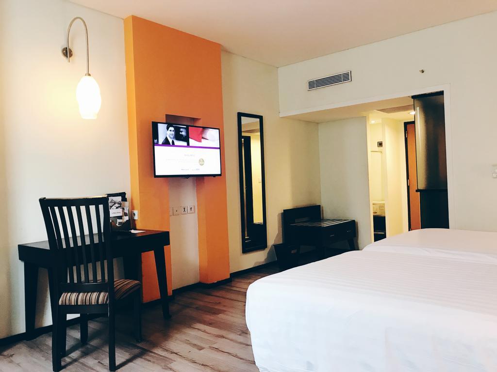 Mercure Surabaya Exterior photo